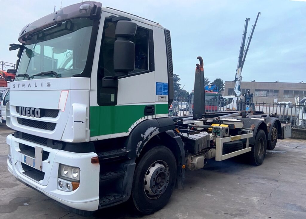 Autoc IVECO STRALIS 260 DL 417 PF Scarrabile 1