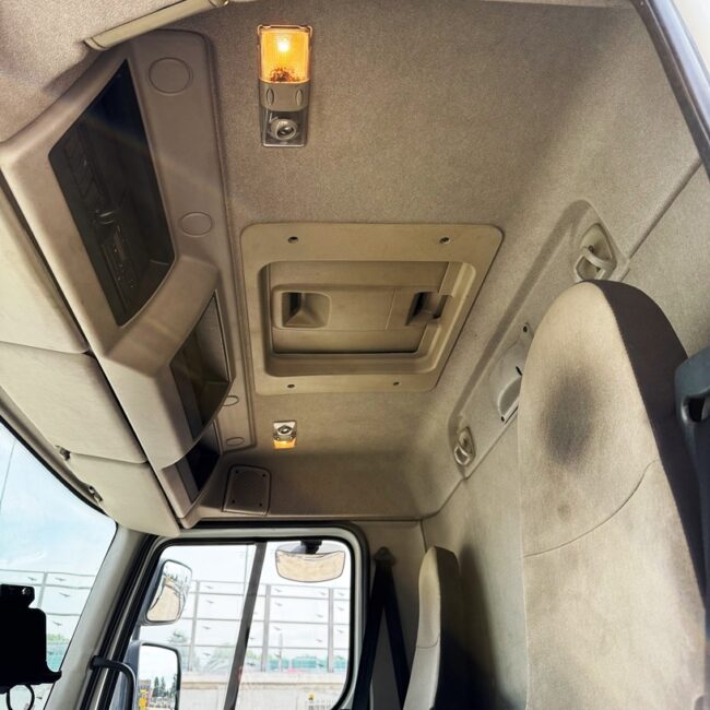 Autoc RENAULT PEREMIUM 270 DXI – 006041 – P15000L 2SI (20)