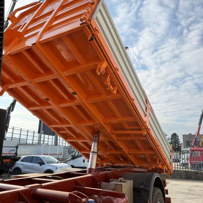 Autoc IVECO TRAKKER – BX 173 XM – Cass. Rib. TRil (10)