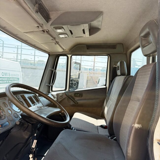 Autoc NISSAN ATLEON 35.15 – EM 955 EV – P2300L 2SI (14)