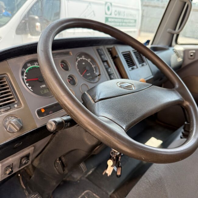 Autoc NISSAN ATLEON 35.15 – EM 955 EV – P2300L 2SI (15)