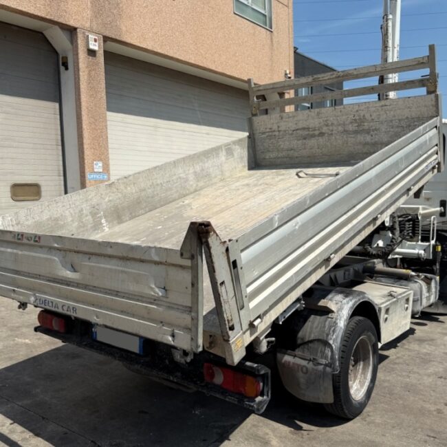 Autoc NISSAN ATLEON 35.15 – EM 955 EV – P2300L 2SI (6)