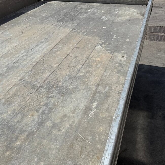 Autoc NISSAN ATLEON 35.15 – EM 955 EV – P2300L 2SI (7)